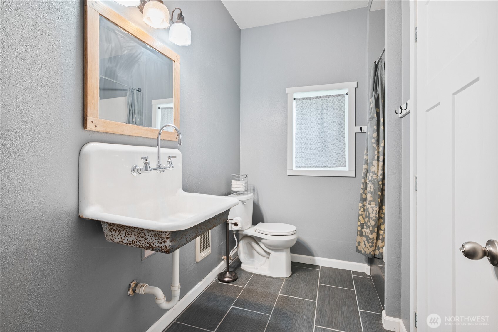 180 Trinity Drive Property Photo 25