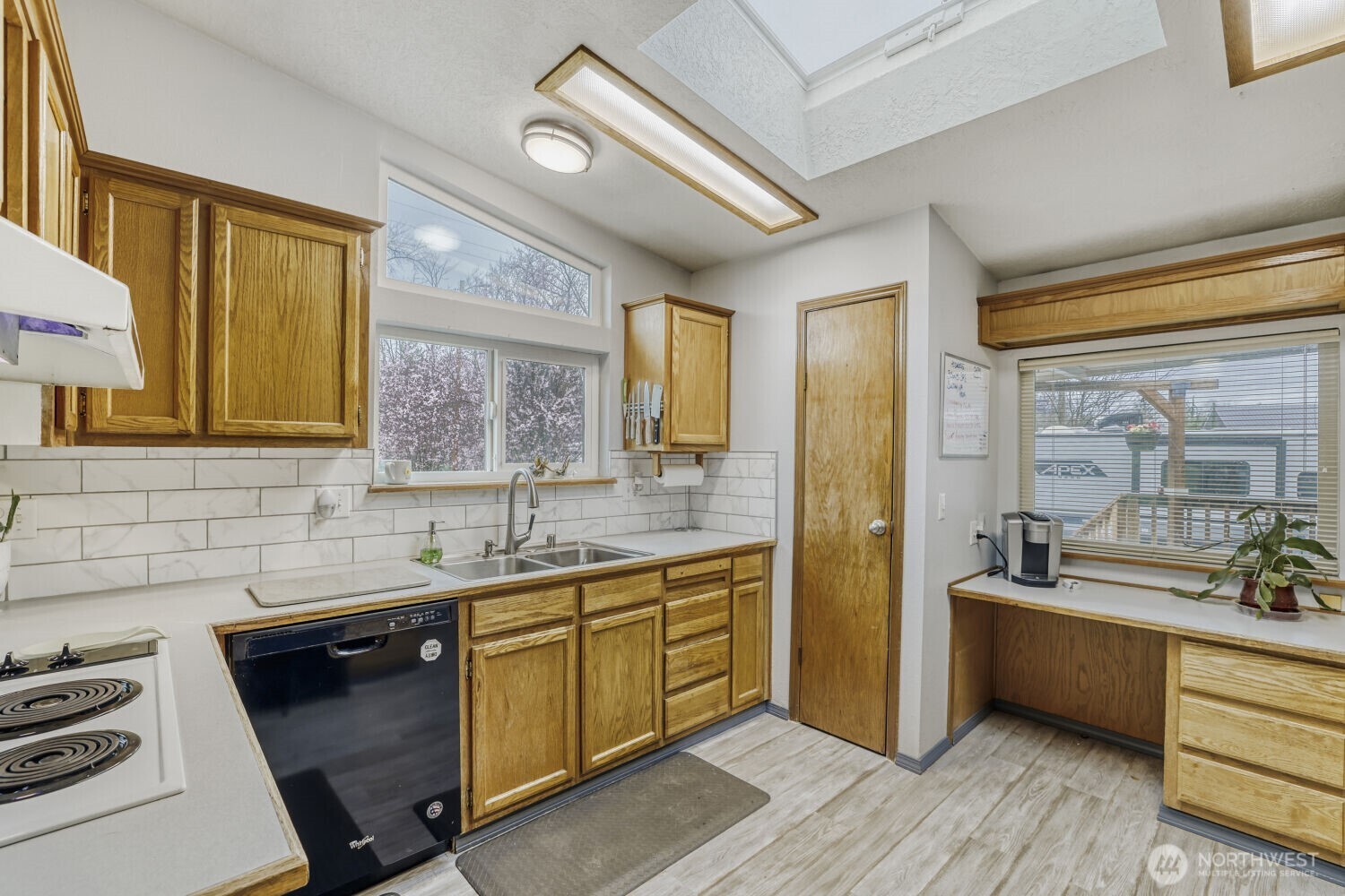 35605 State Route 2 Property Photo 10