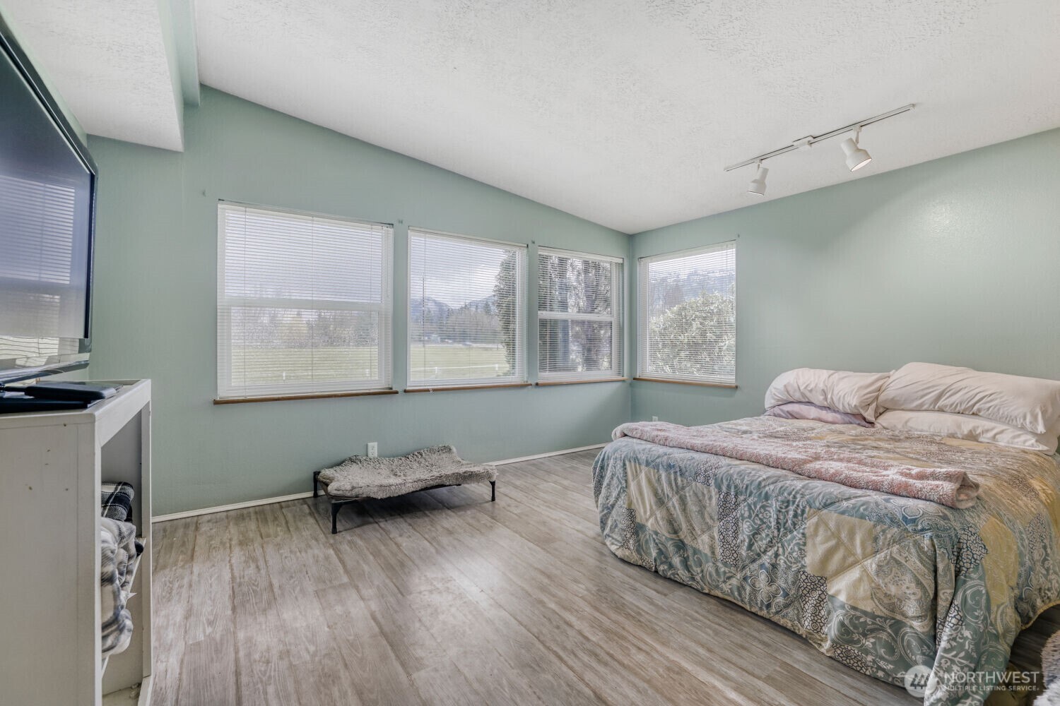 35605 State Route 2 Property Photo 13
