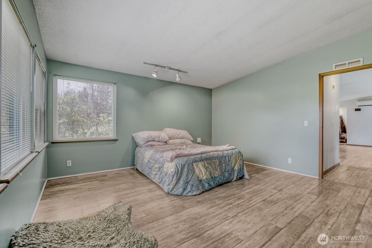 35605 State Route 2 Property Photo 14