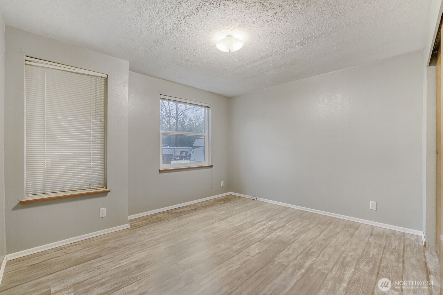 35605 State Route 2 Property Photo 21