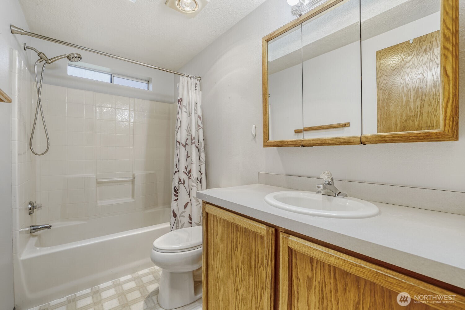 35605 State Route 2 Property Photo 22