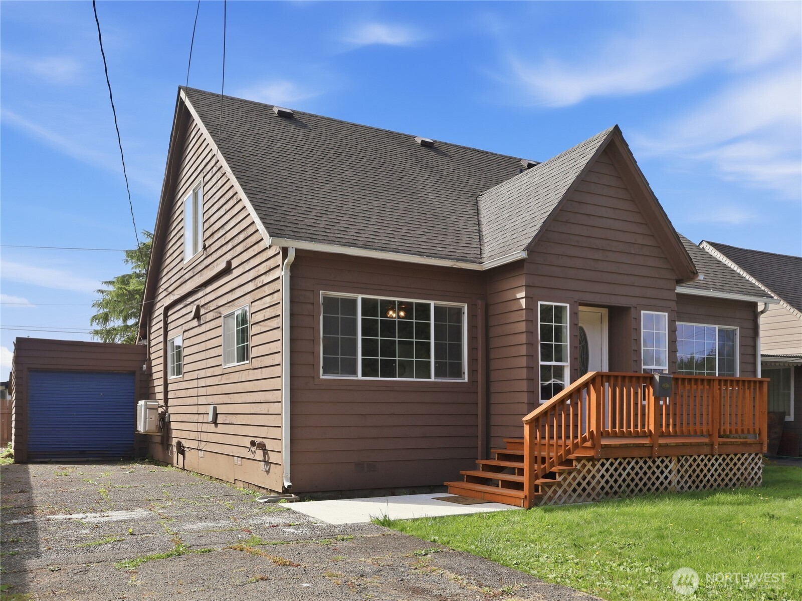 2409 Cherry Street Property Photo 2