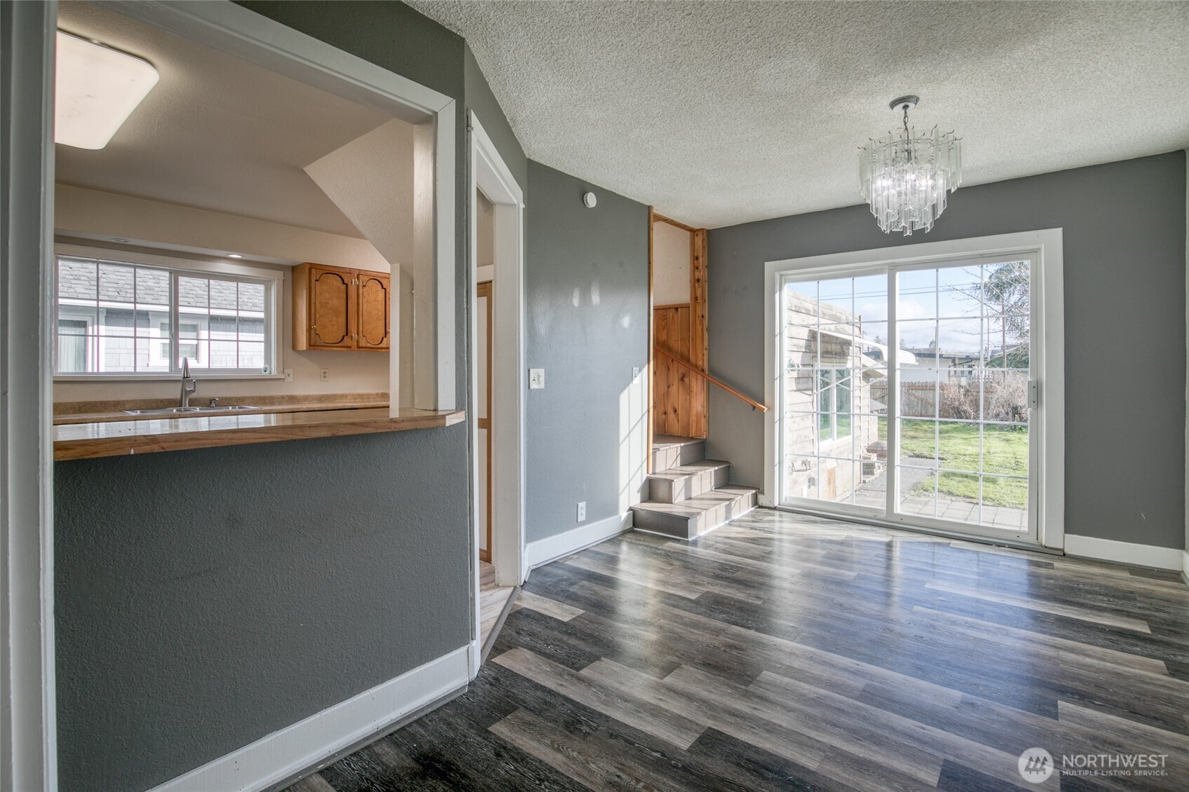 2409 Cherry Street Property Photo 8