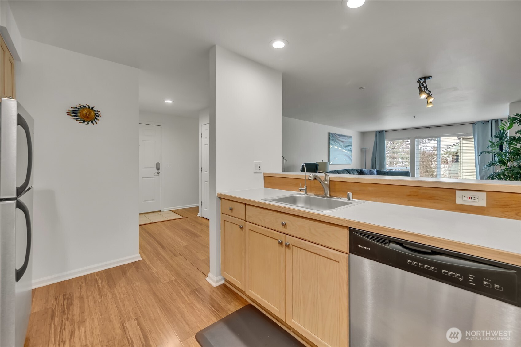559 Mcgraw Street 201 Property Photo 13