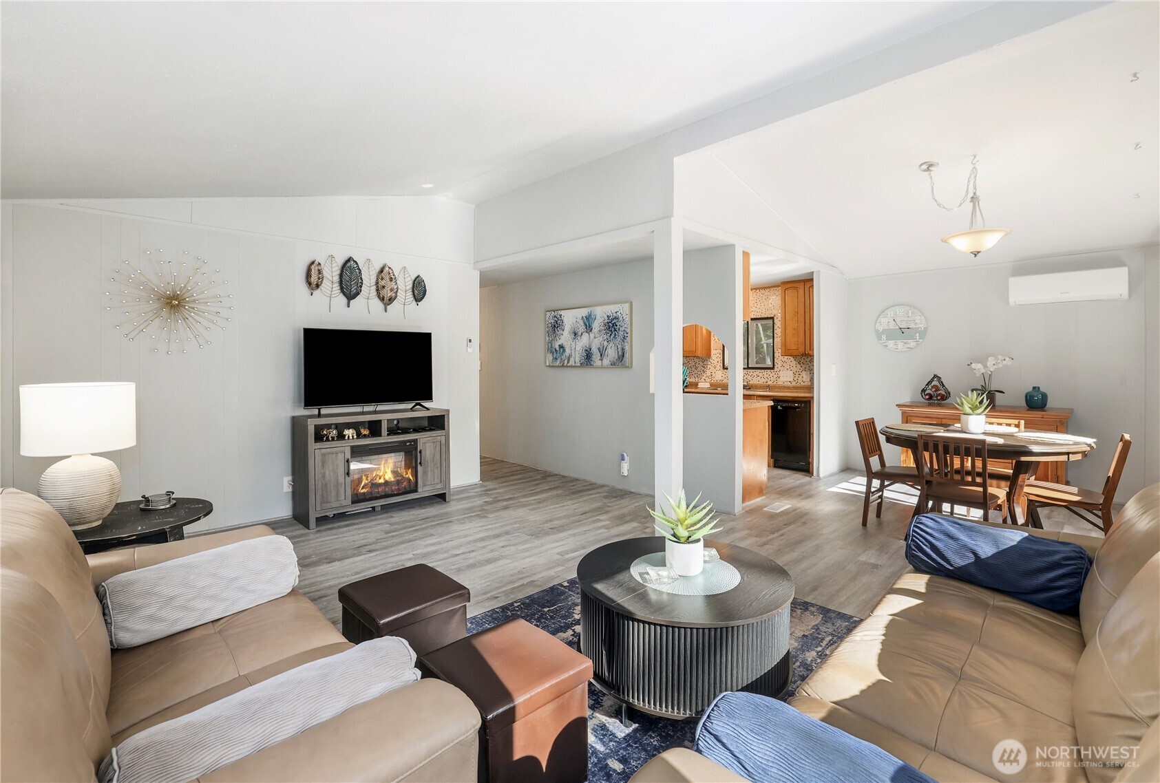 350 E Lakeshore Drive Property Photo 8