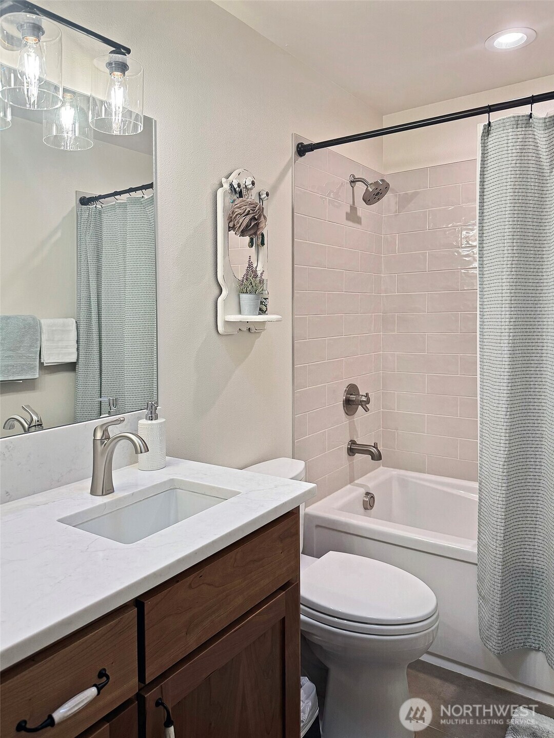 2903 Hi Crest Road Property Photo 19