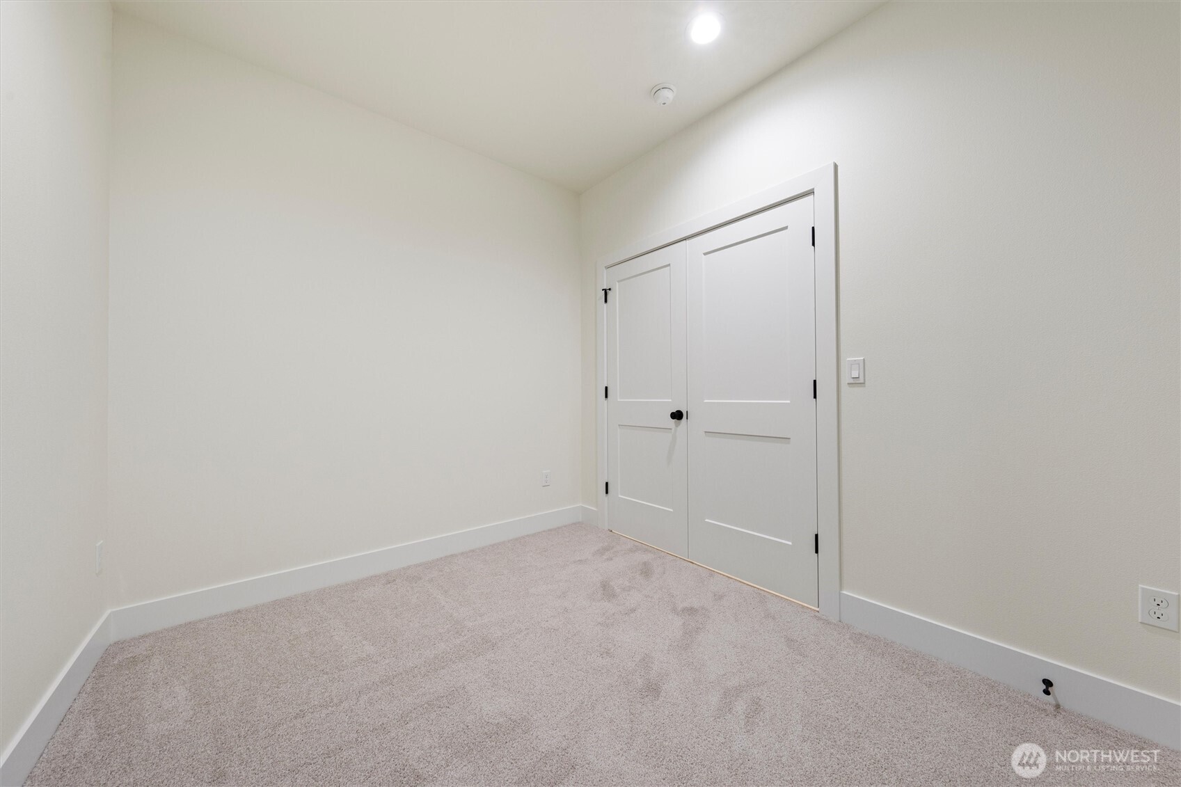 722 N Street Property Photo 11