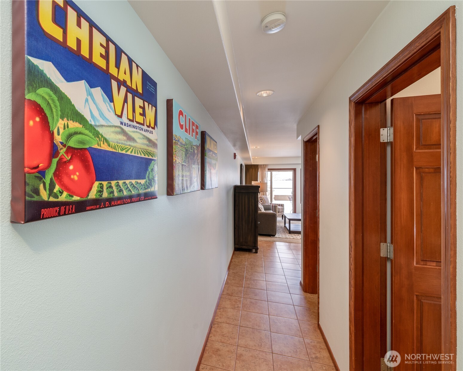 322 W Woodin Avenue 512 Property Photo 3