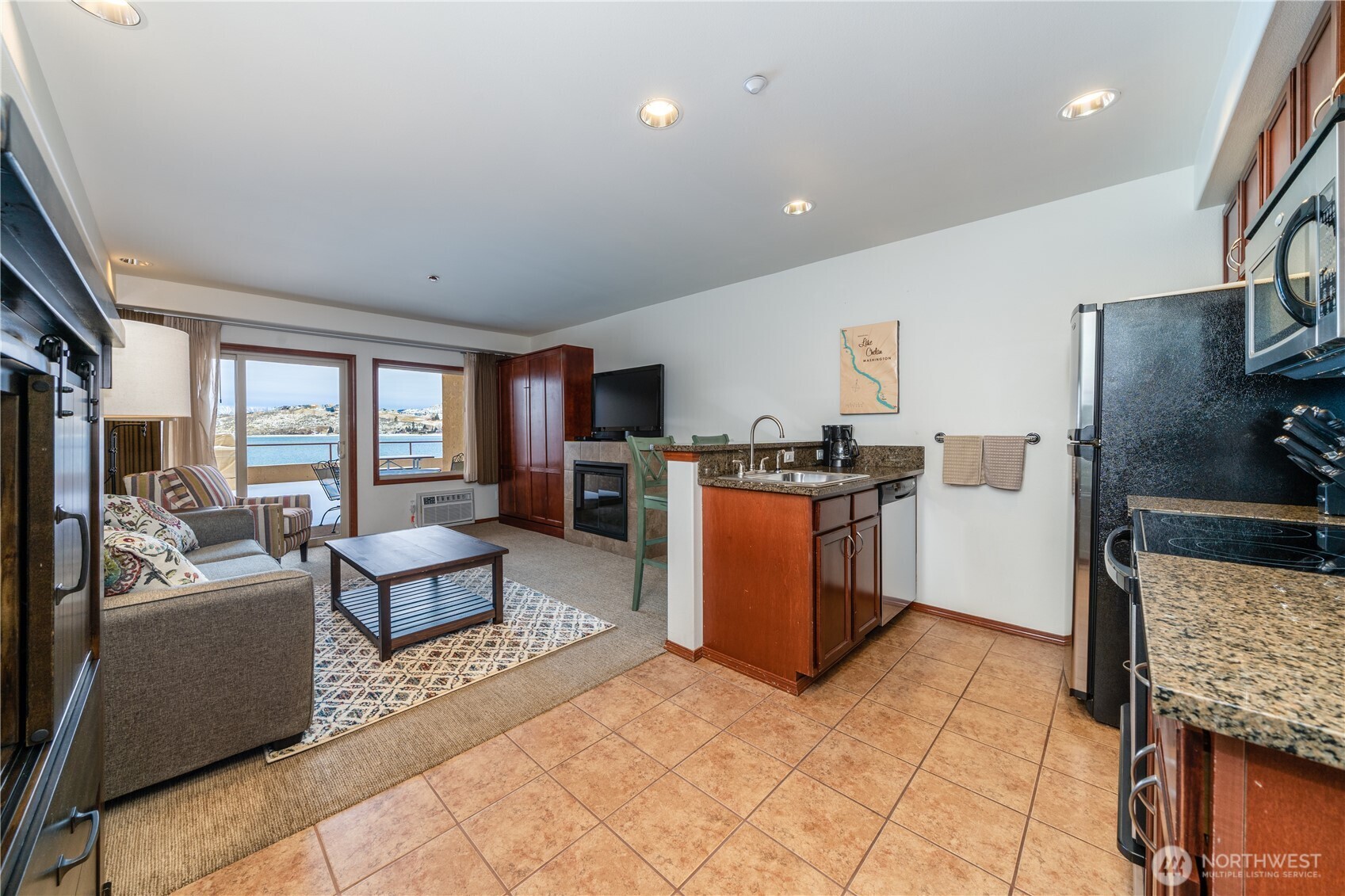 322 W Woodin Avenue 512 Property Photo 4