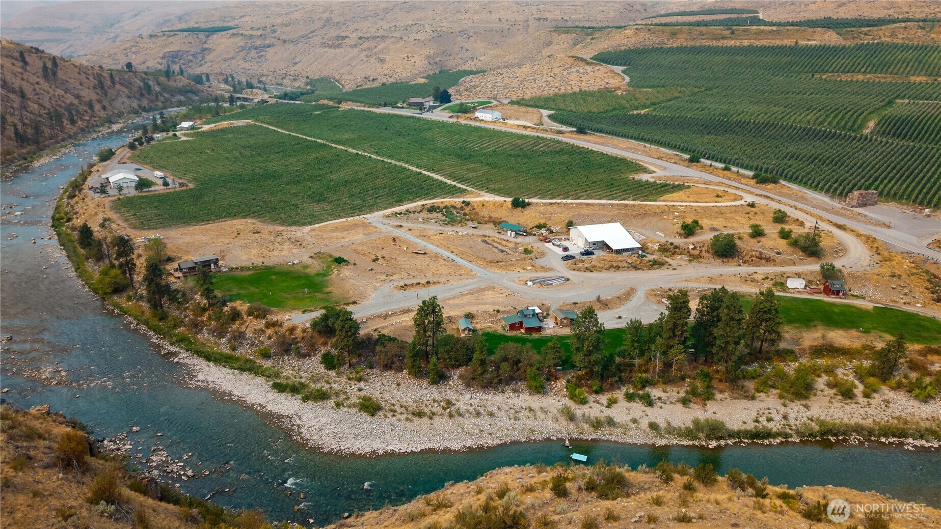 385 Highway 153 Property Photo 2