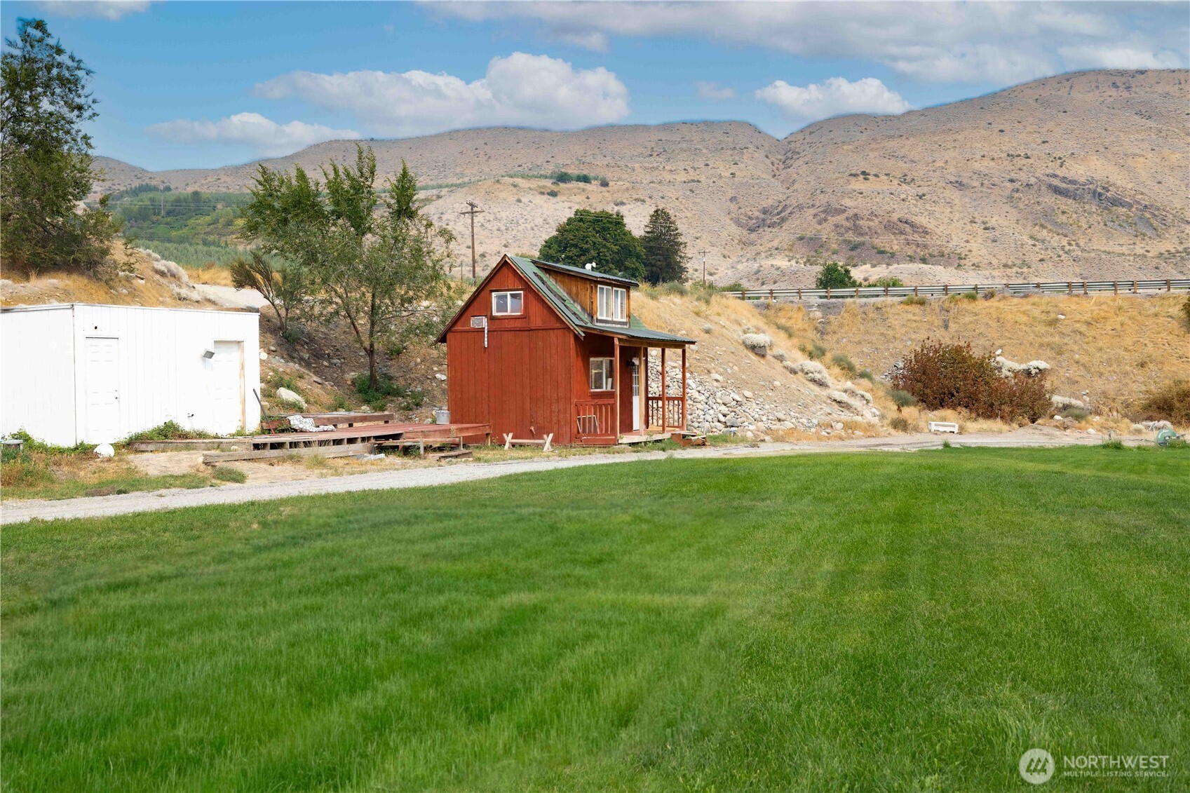 385 Highway 153 Property Photo 17
