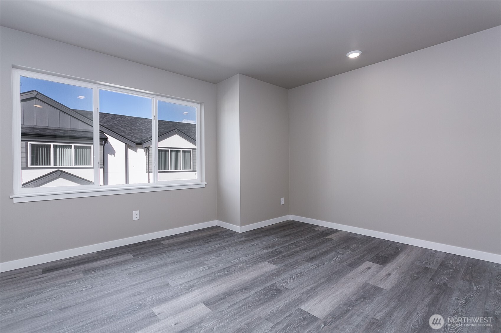 1817 Eastgate Loop Property Photo 11