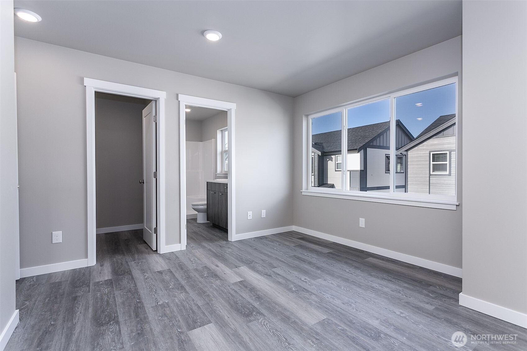 1817 Eastgate Loop Property Photo 12