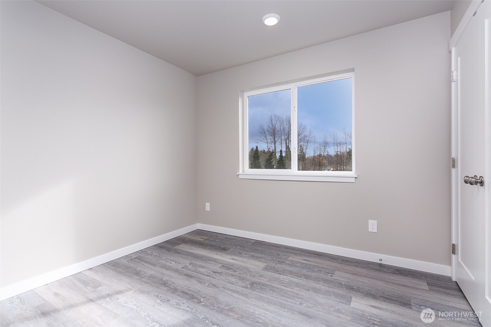 1817 Eastgate Loop Property Photo 15