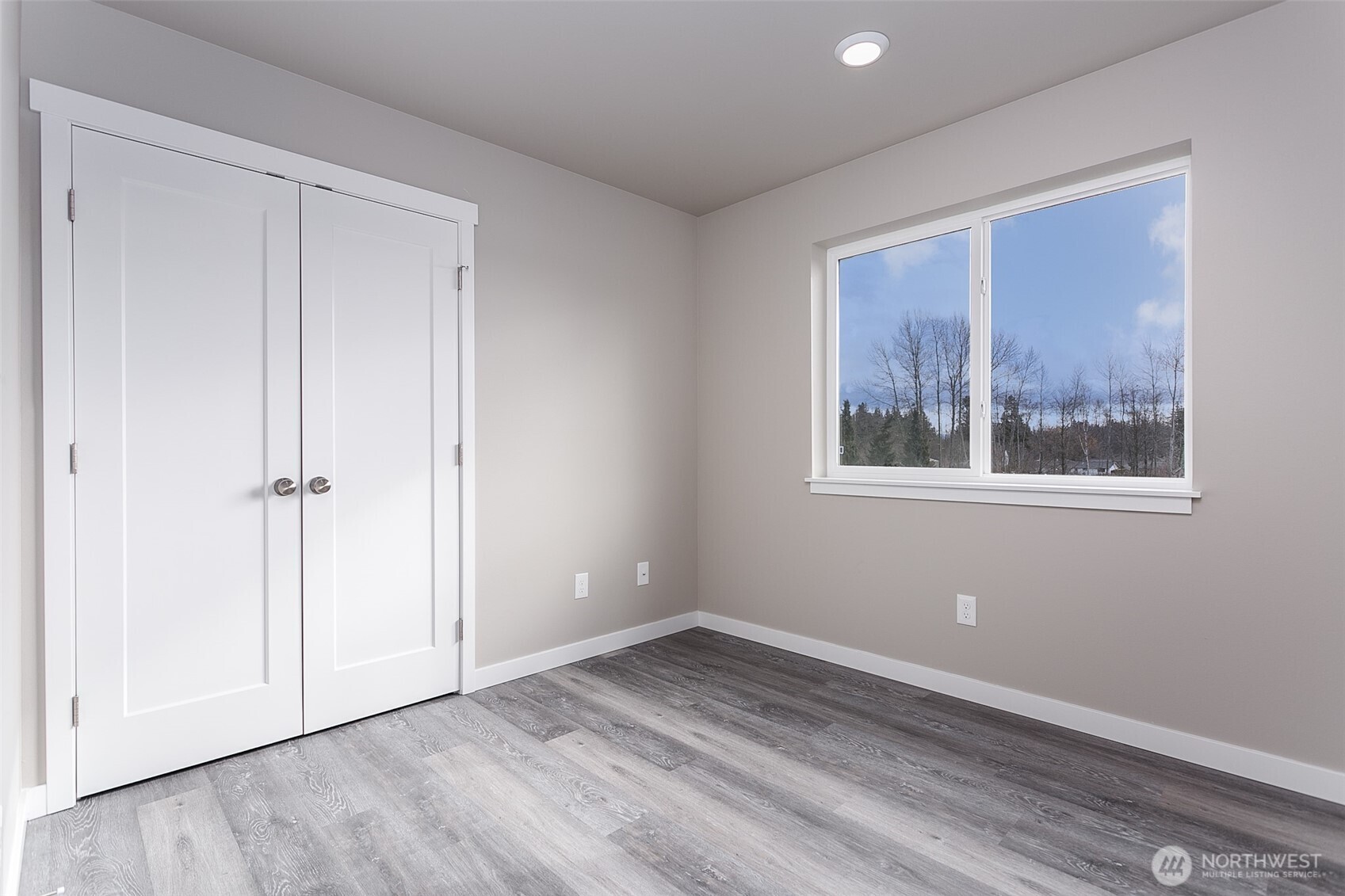 1817 Eastgate Loop Property Photo 18