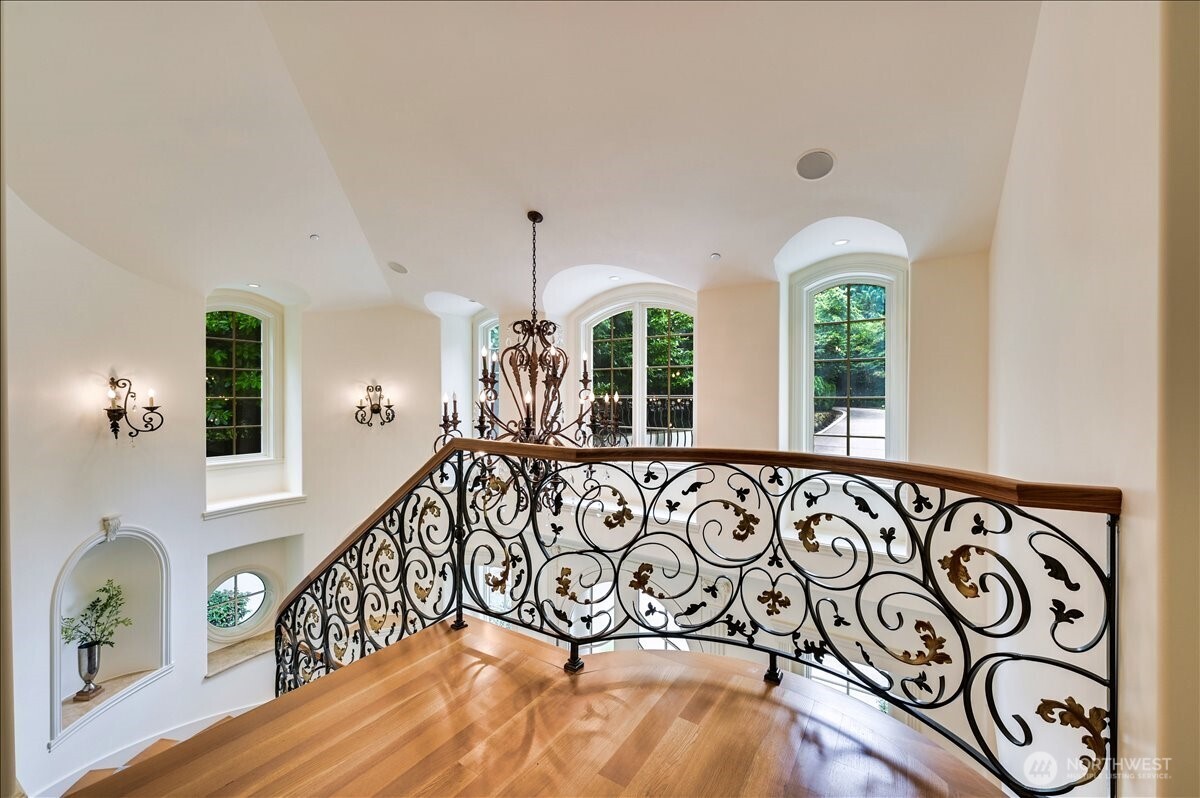 3210 Hunts Point Road Property Photo 8