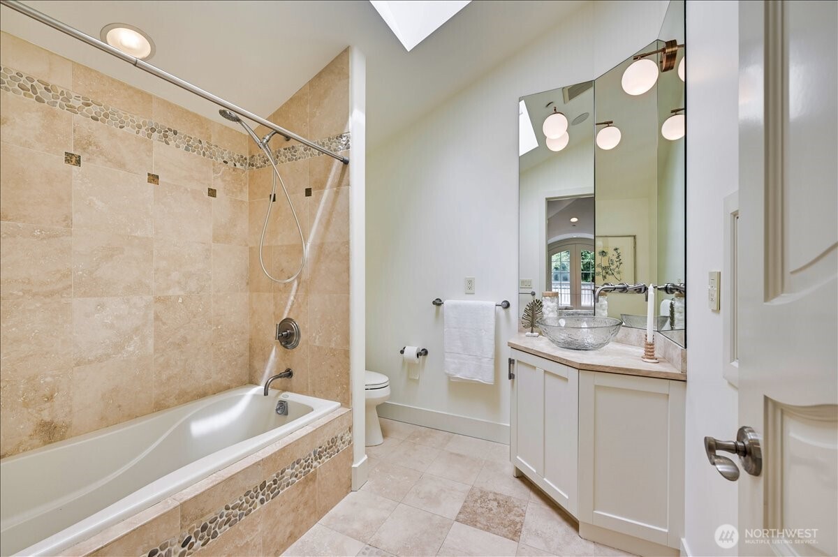 3210 Hunts Point Road Property Photo 30