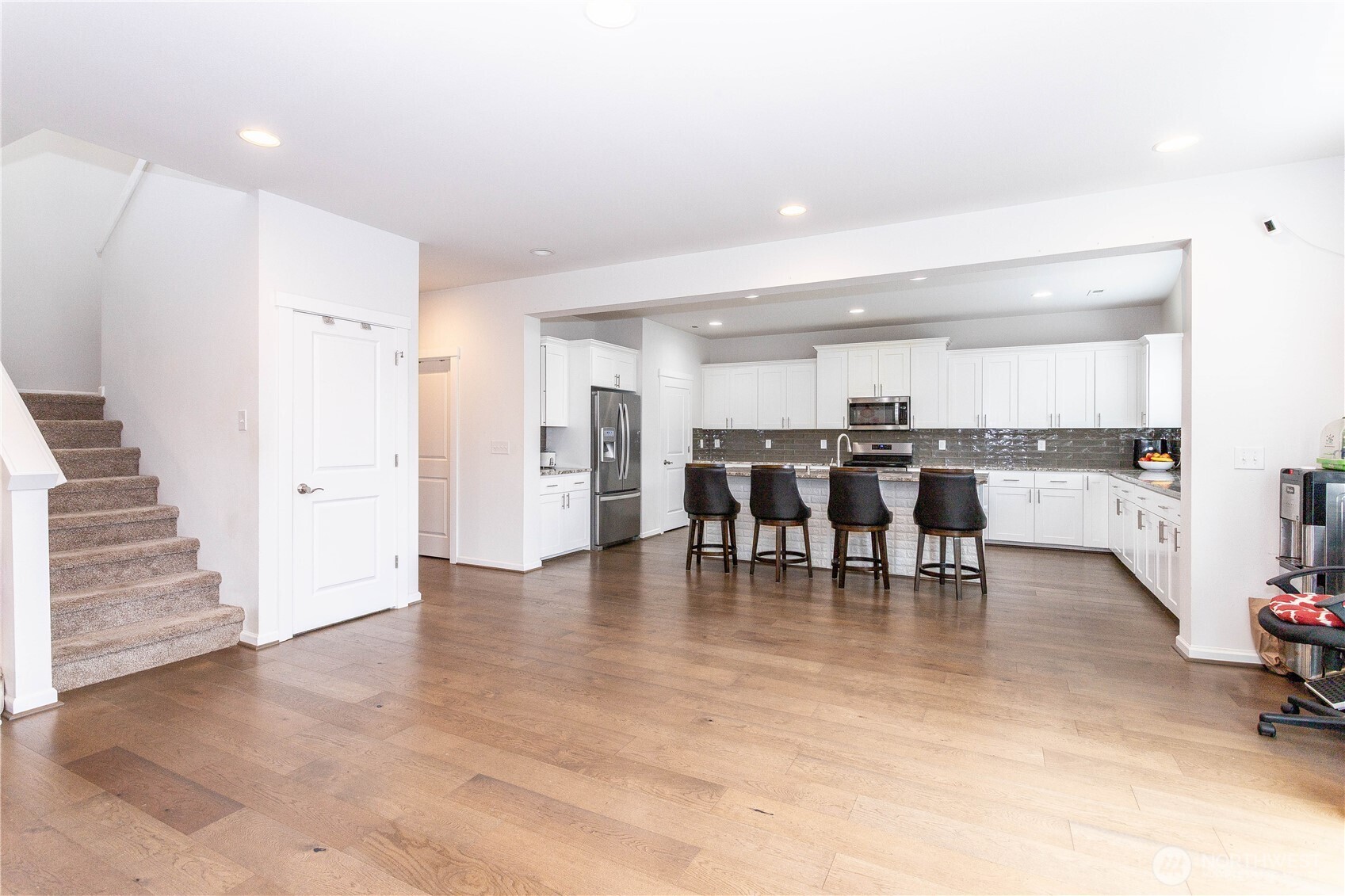 27432 14th Place Property Photo 3
