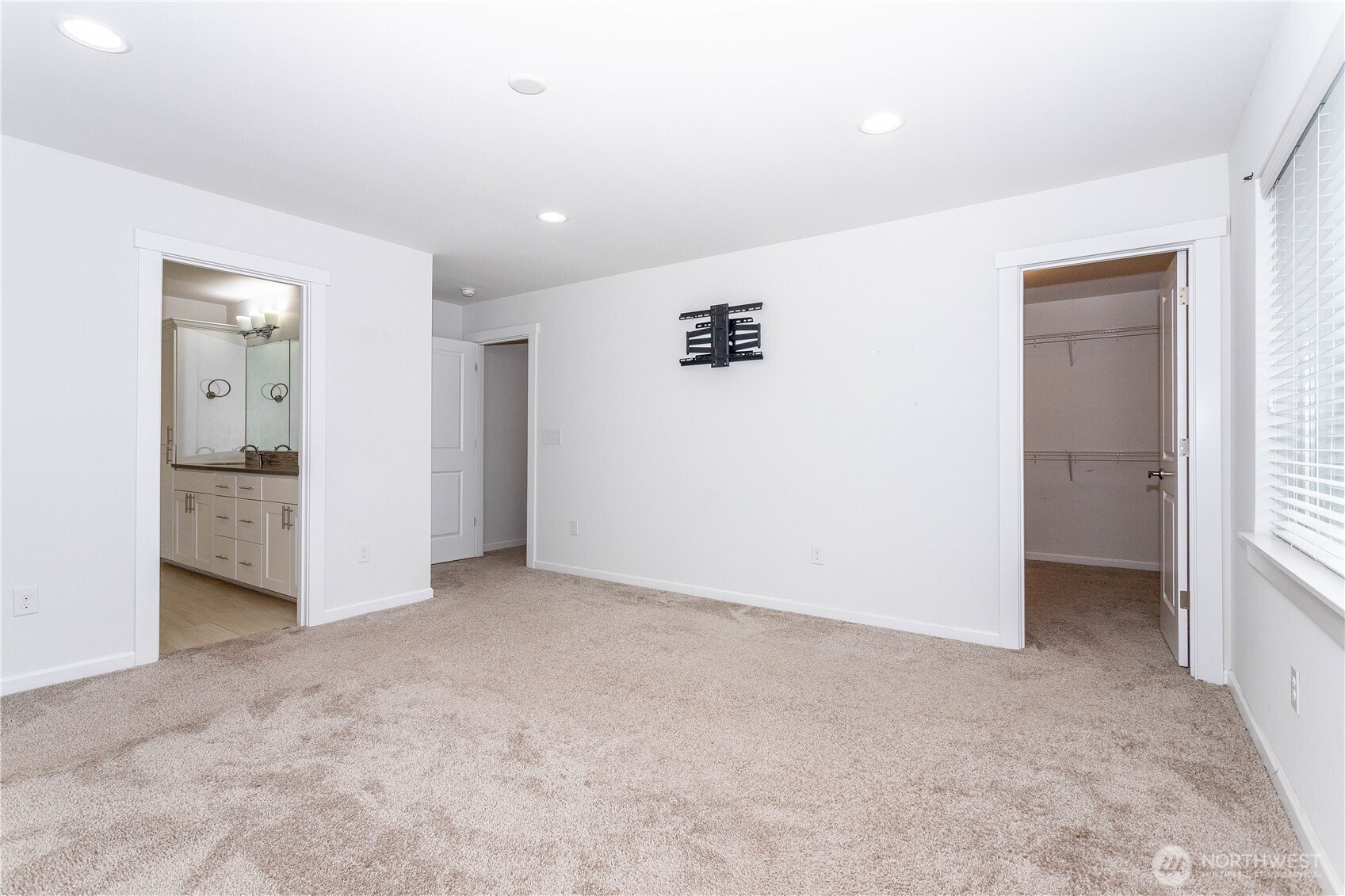 27432 14th Place Property Photo 22
