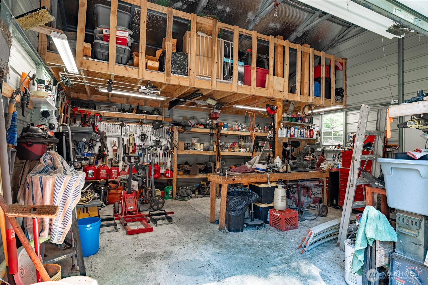 711 E Herron Boulevard Property Photo 26