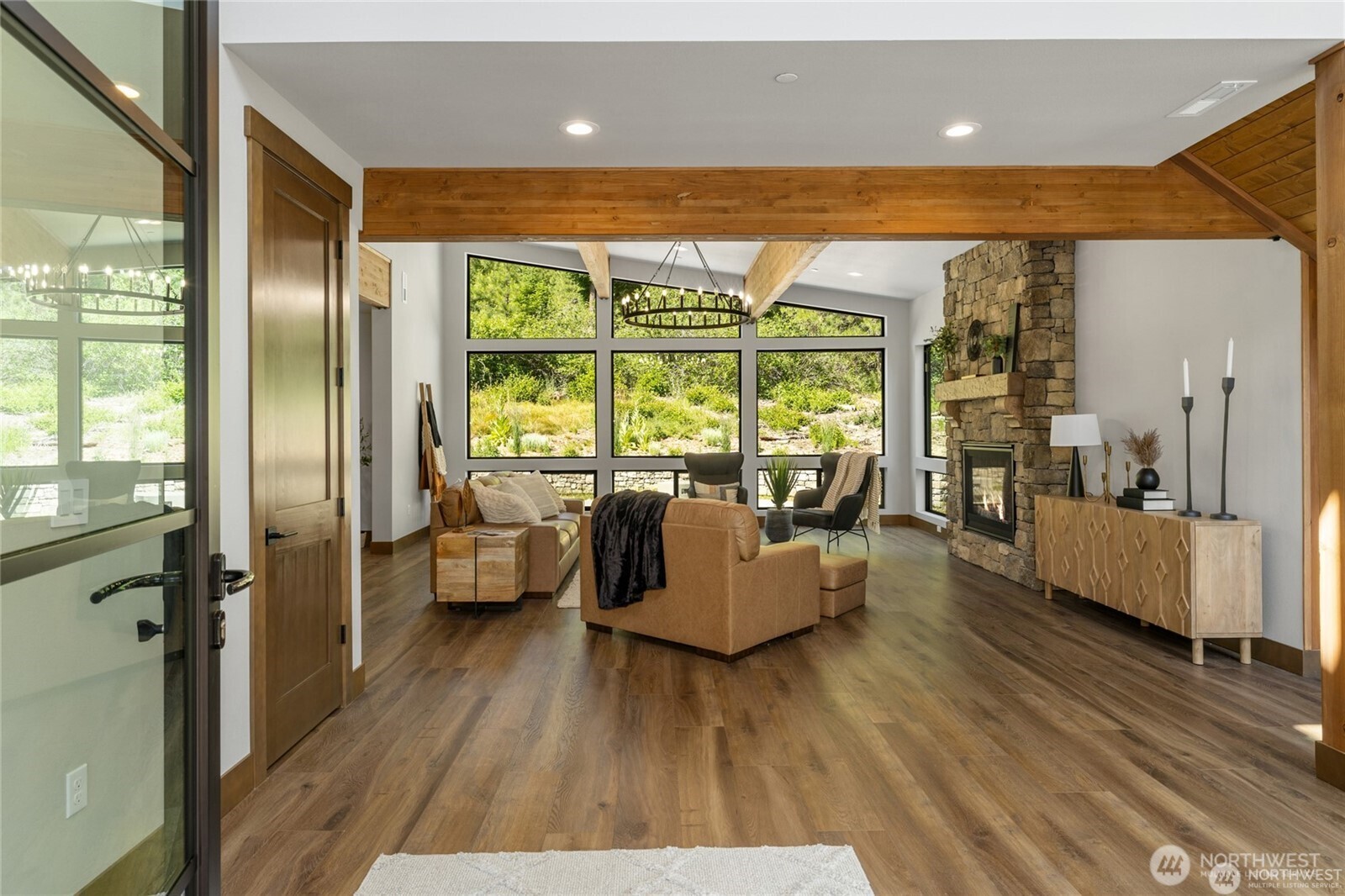 2040 Coal Mine Way Property Photo 3