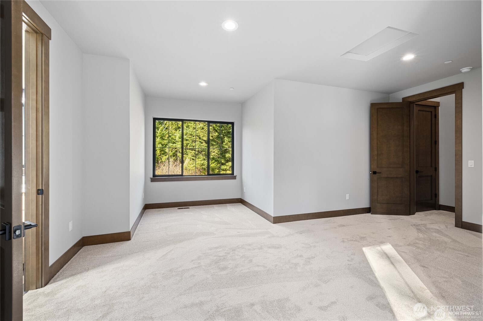 2040 Coal Mine Way Property Photo 24