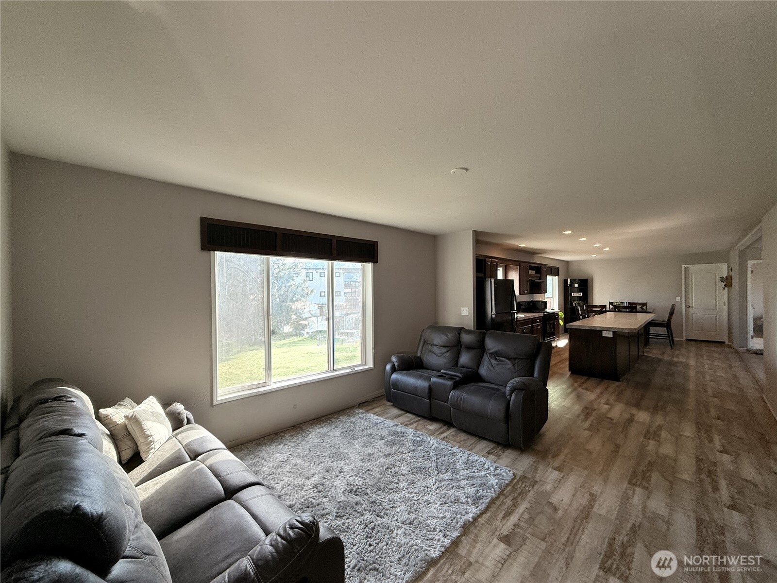 401 Peachtree Place Property Photo 7