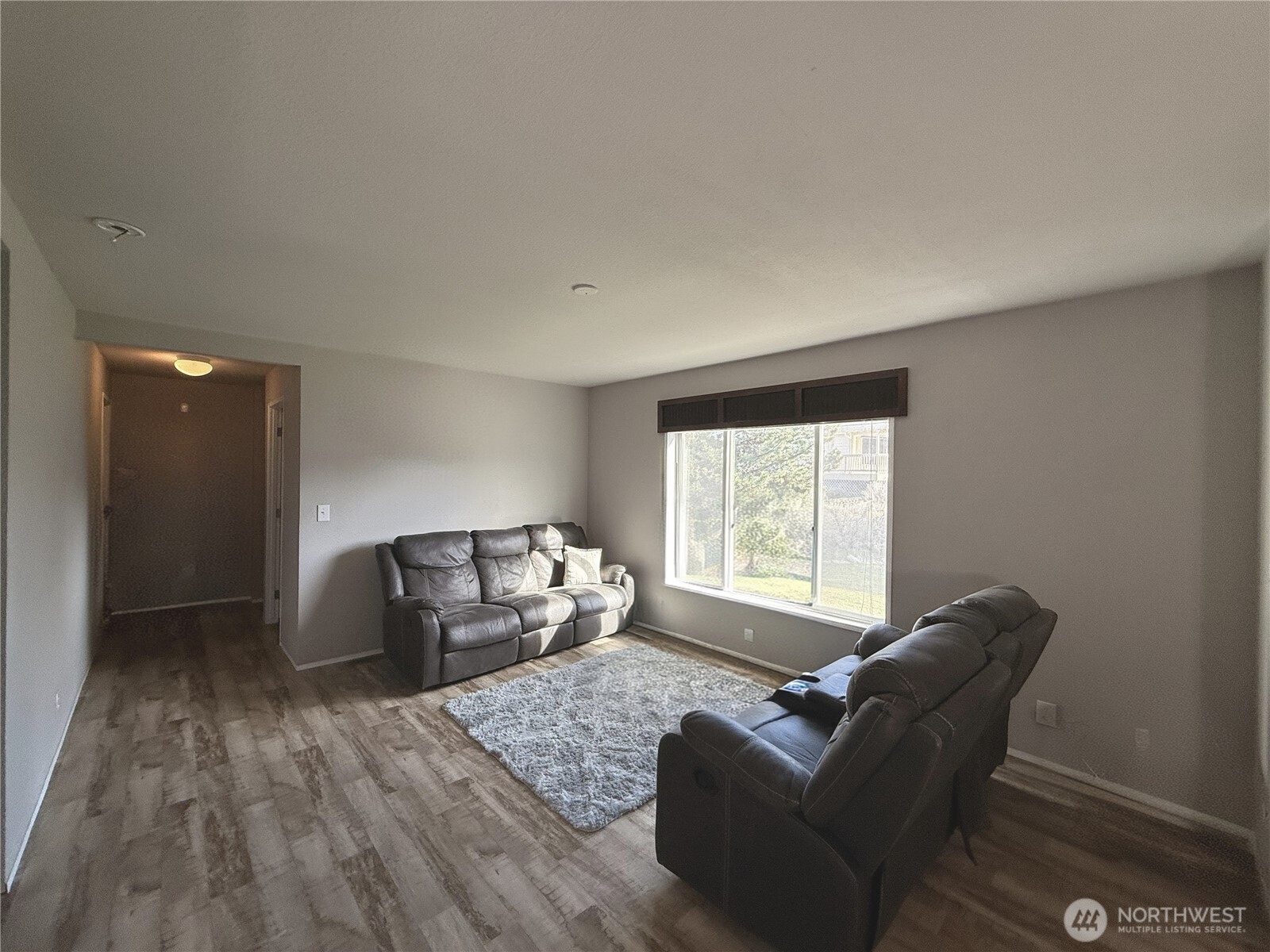 401 Peachtree Place Property Photo 8