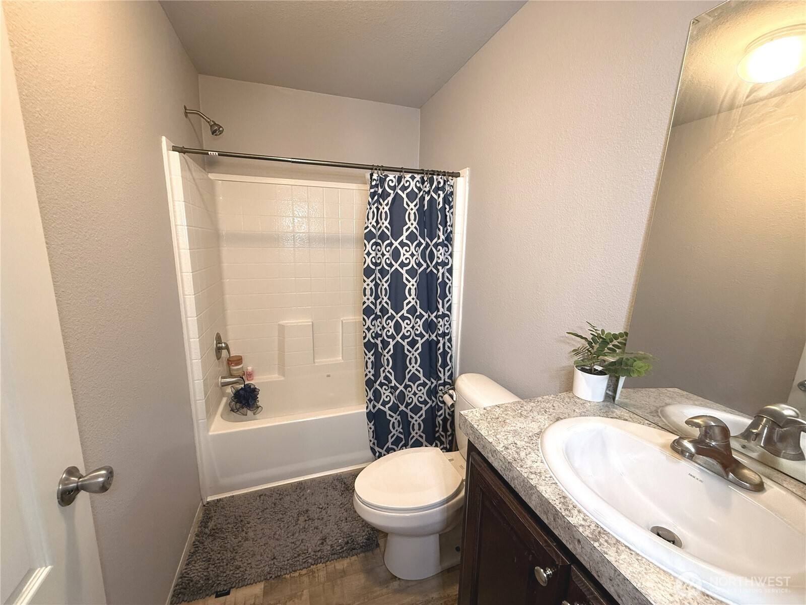 401 Peachtree Place Property Photo 16