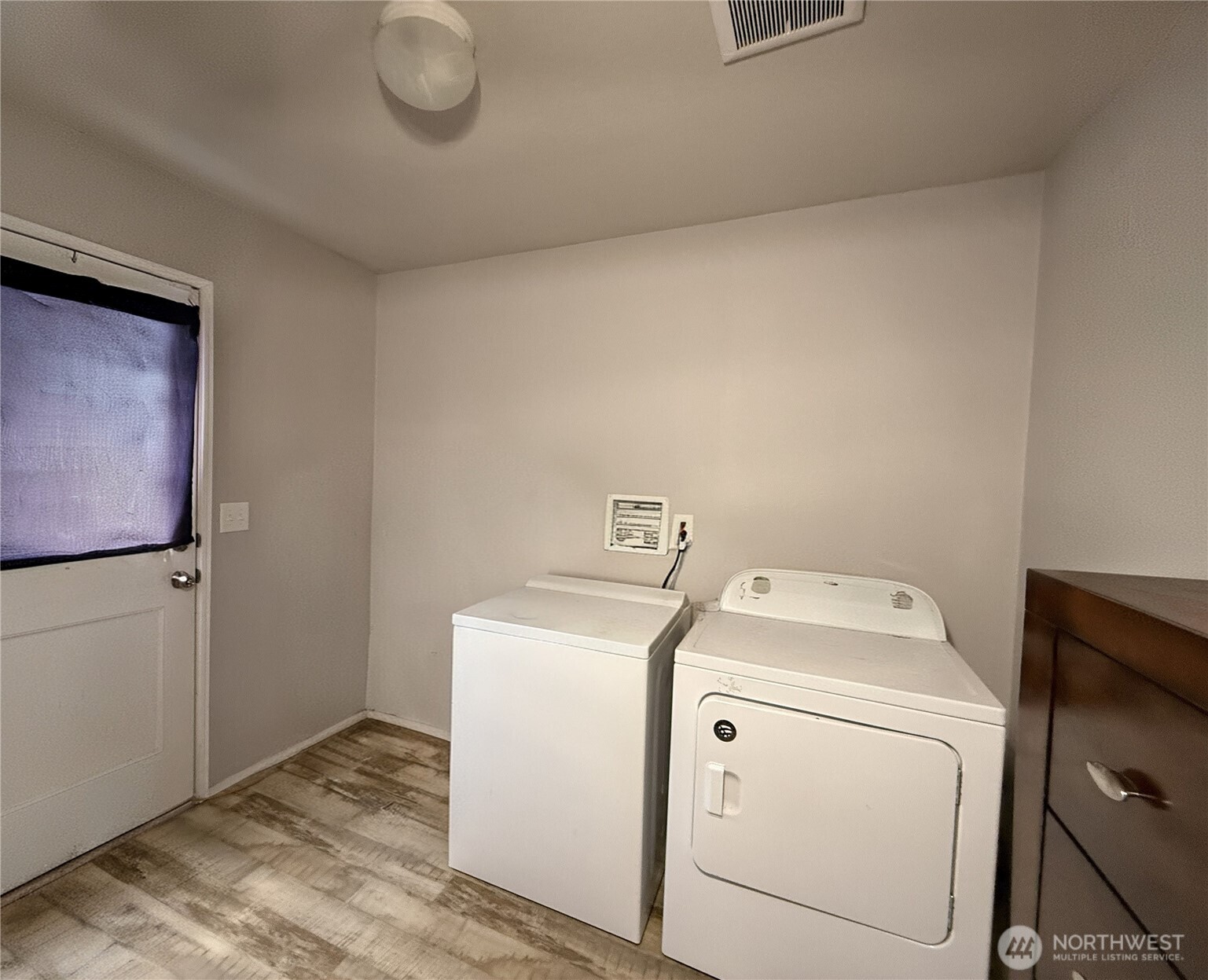 401 Peachtree Place Property Photo 20
