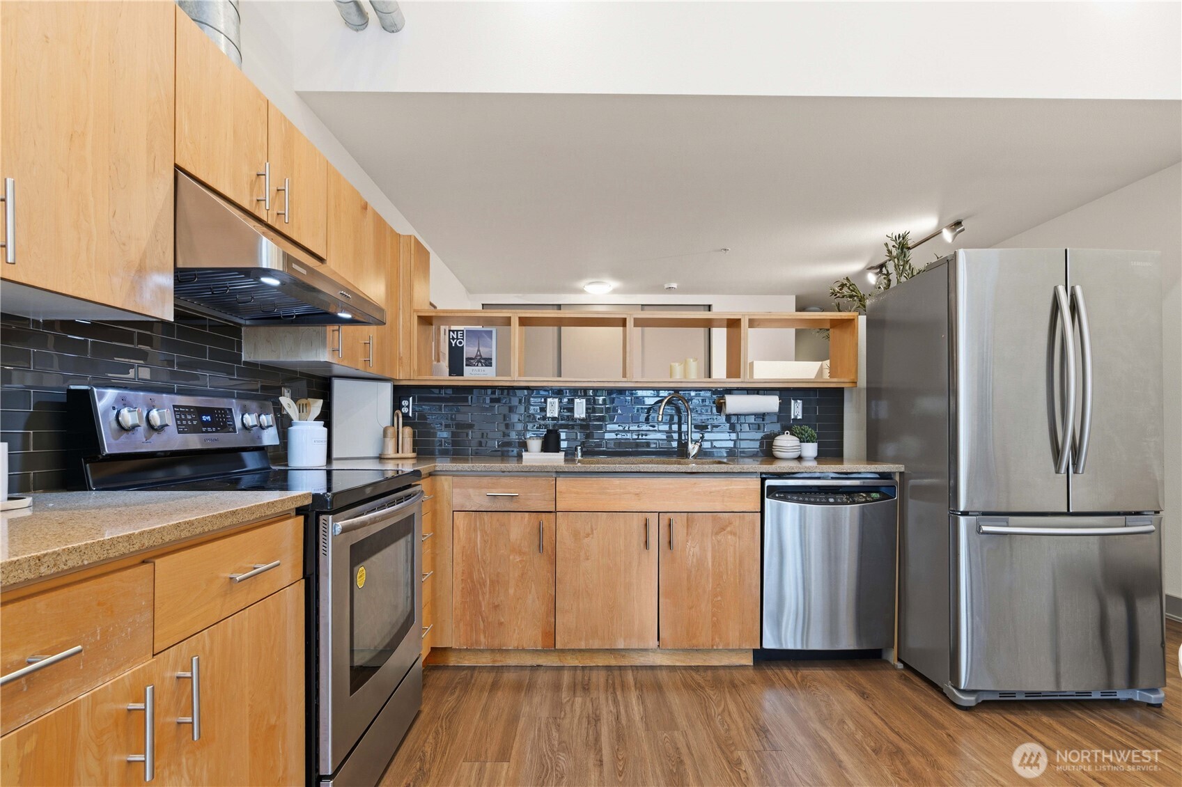 2015 Terry Avenue 406 Property Photo 6