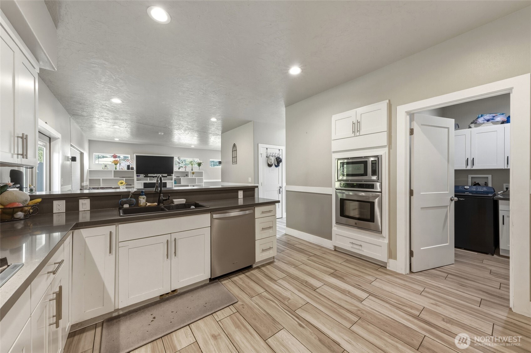 1276 Whittington Lane Property Photo 8