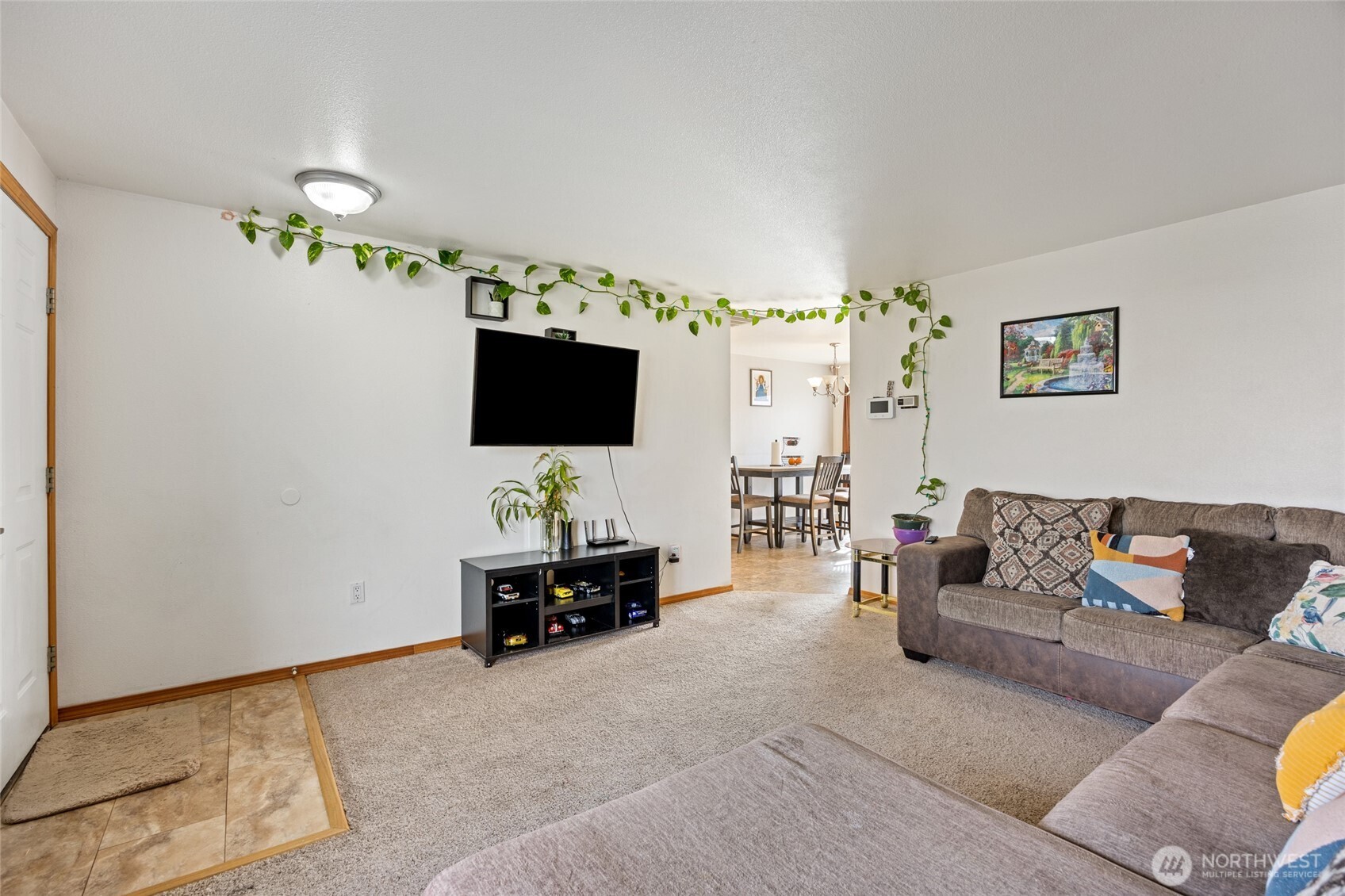 1215 Lowry St Property Photo 8