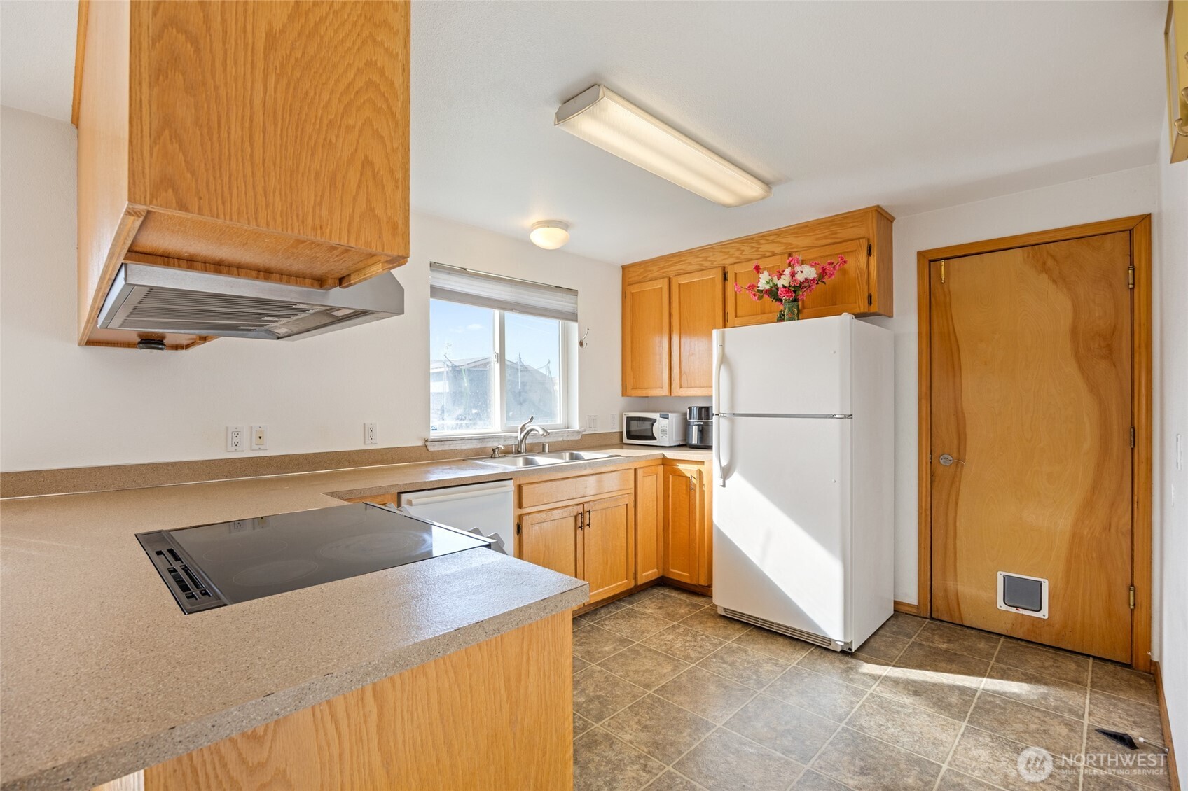1215 Lowry St Property Photo 12
