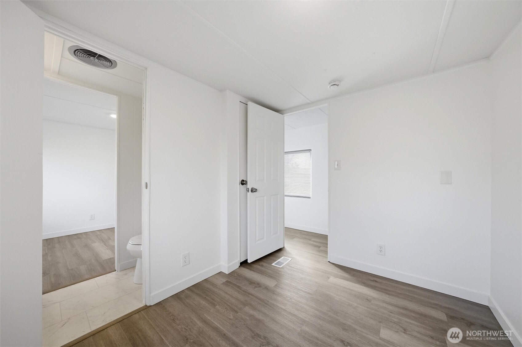 200 W First Property Photo 6