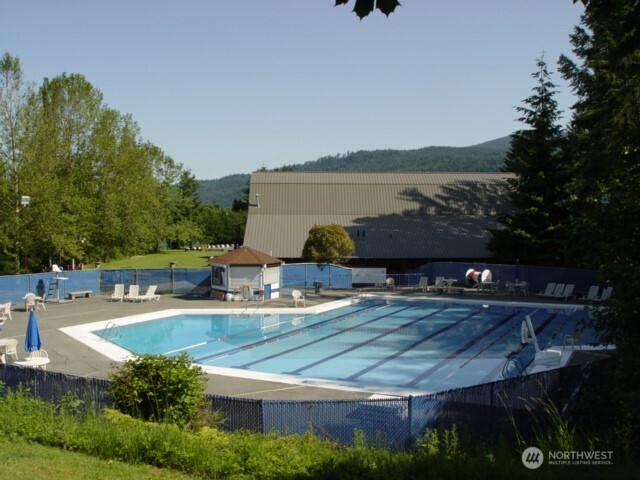 2 Oval Court Property Photo 12