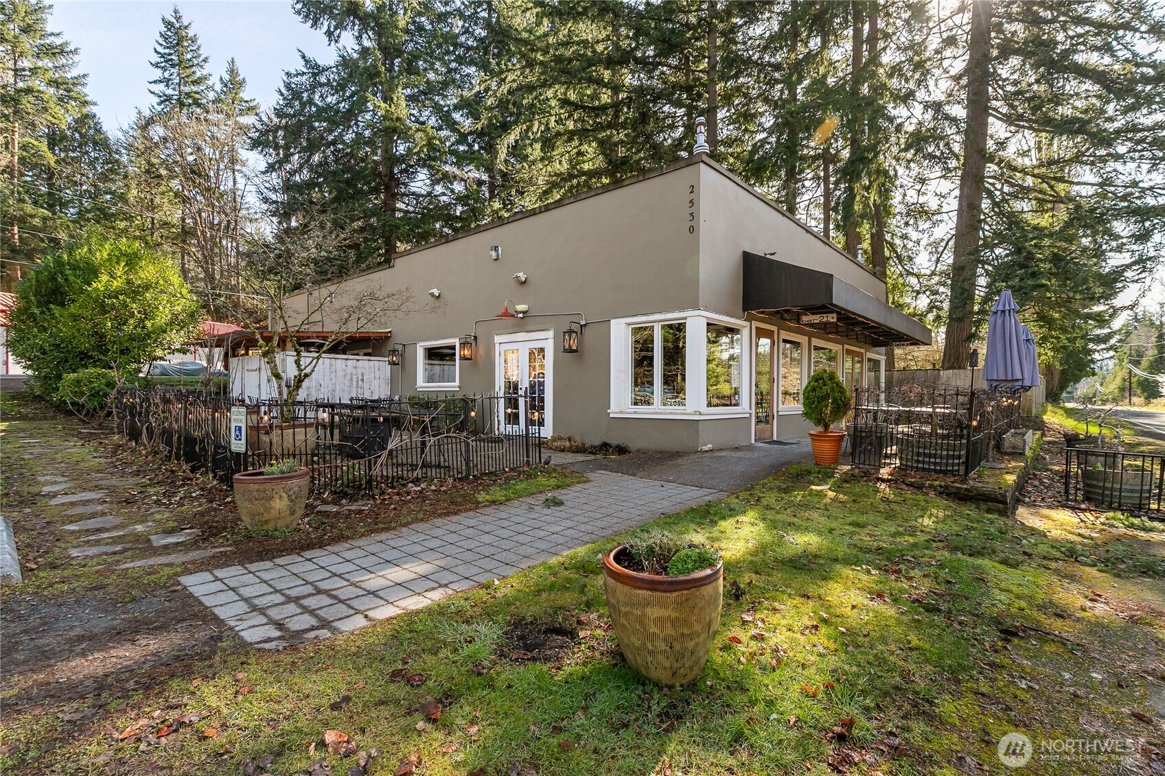 2530 Northshore Road Property Photo 3