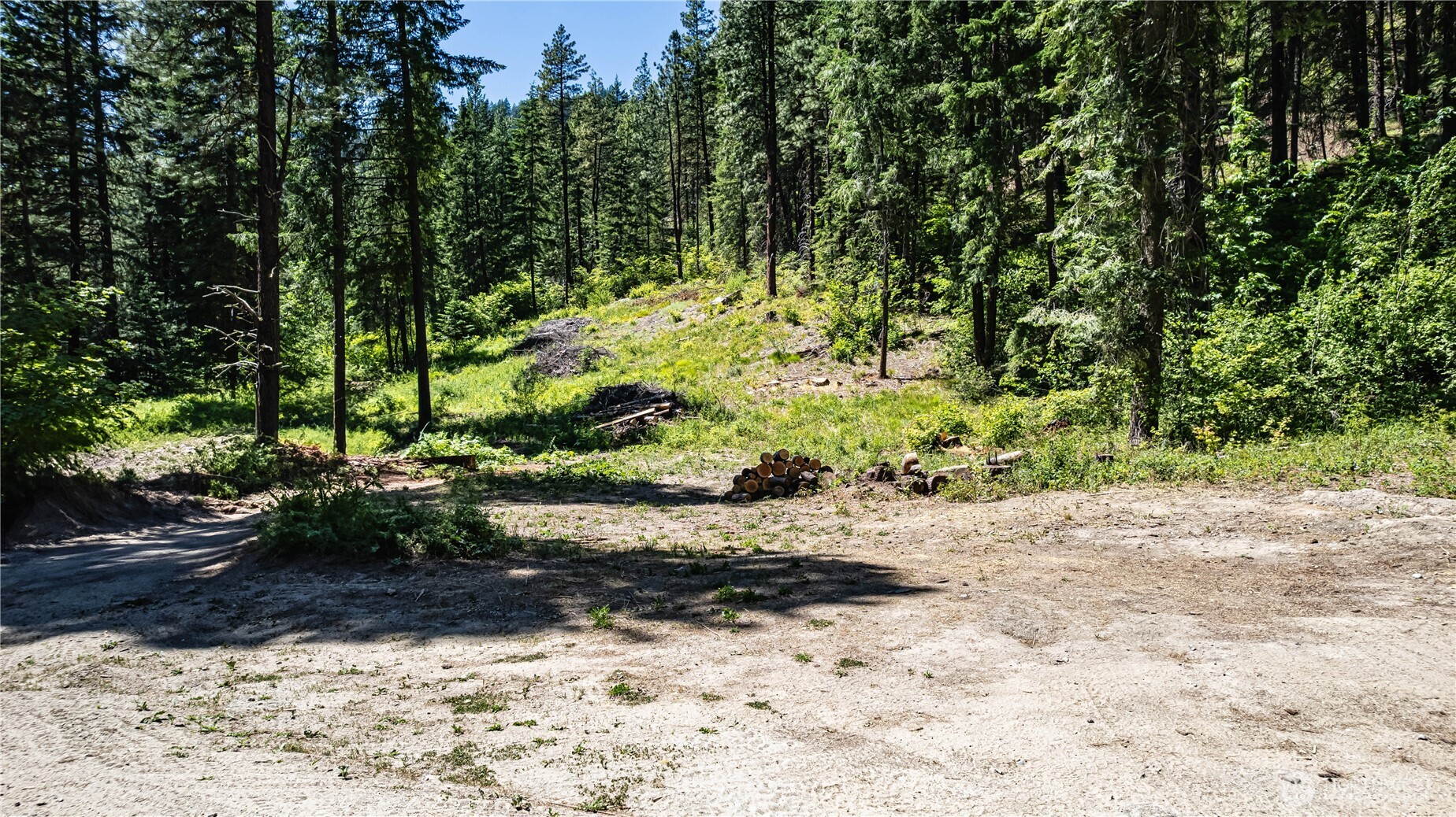 16757 Second Creek Road Property Photo 1