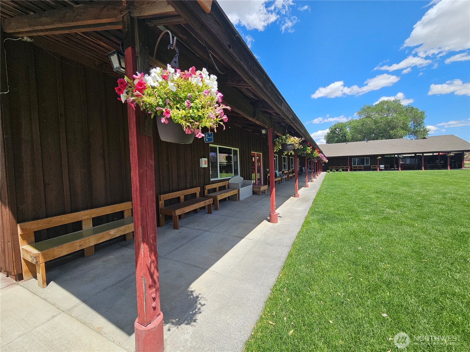 18 Thoroughbred Drive Property Photo 19
