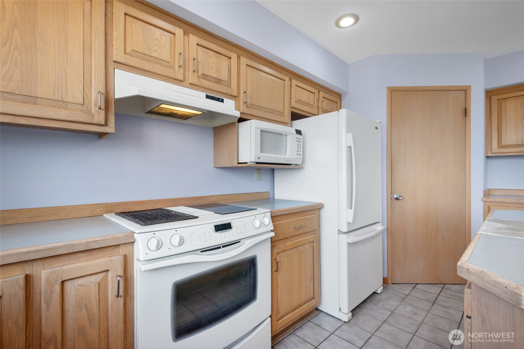 860 Hunt Road Property Photo 4