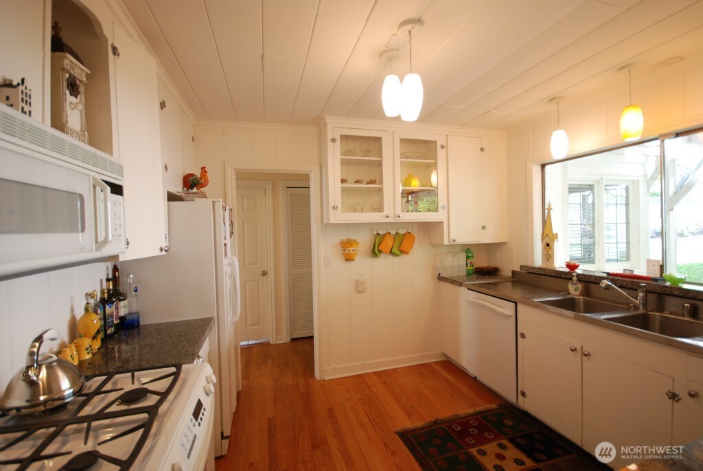 4610 Lake Wa Boulevard Property Photo 4