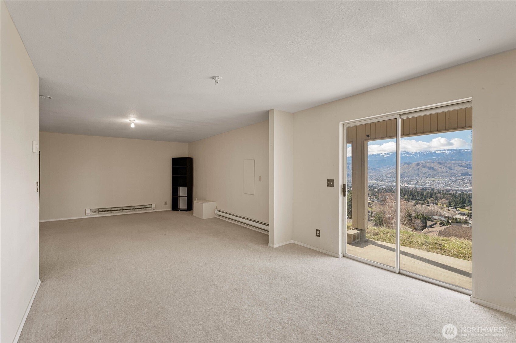 624 Daniels Drive Property Photo 28
