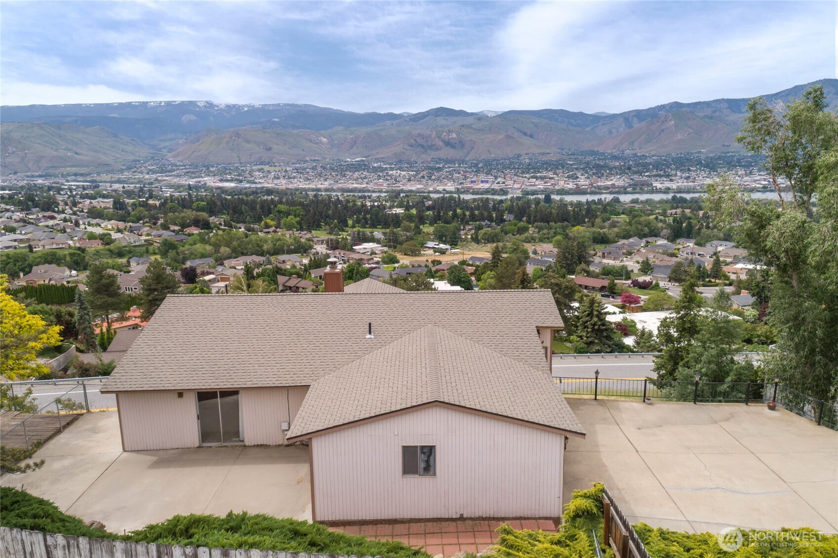 624 Daniels Drive Property Photo 38