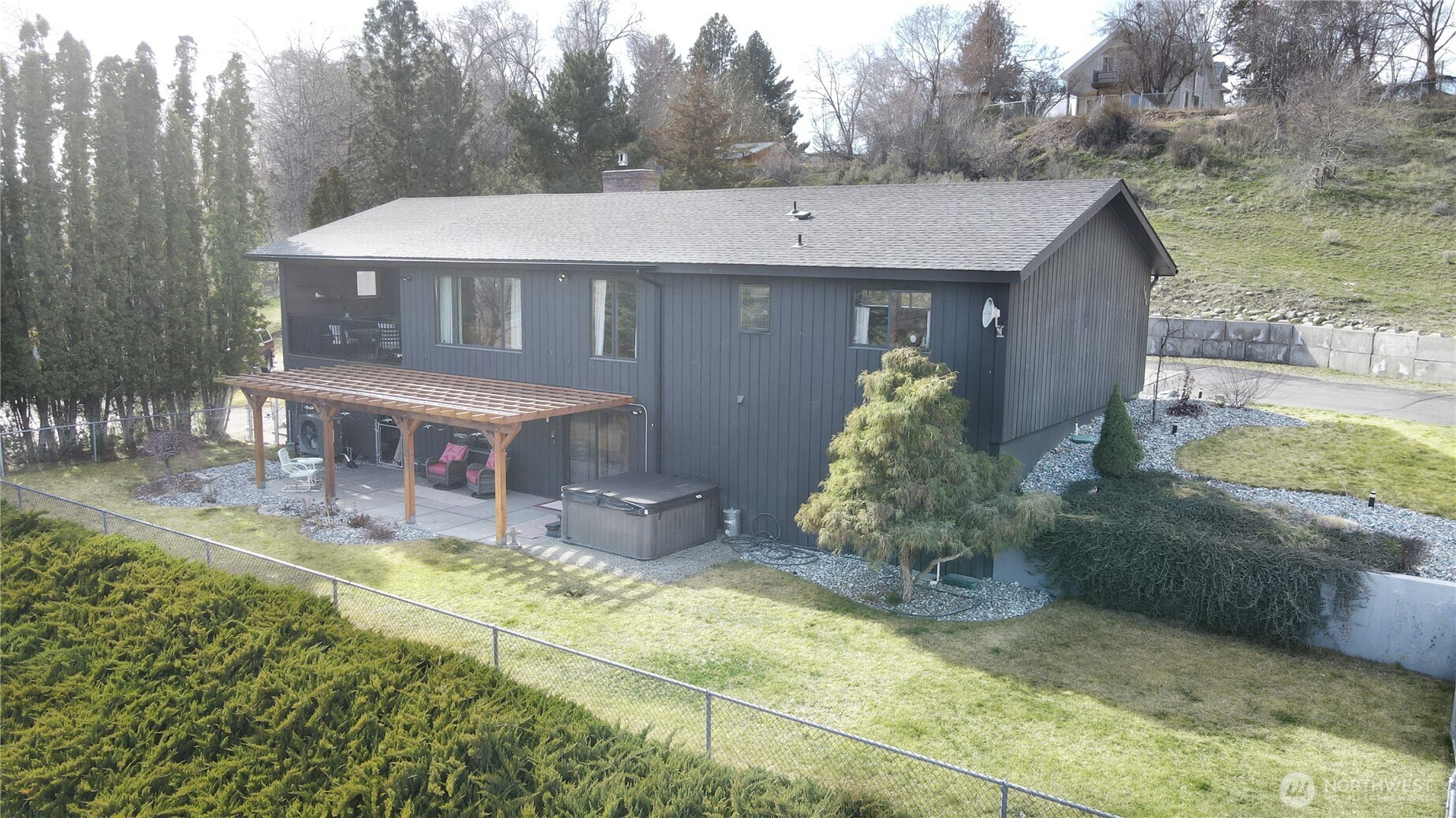 190 Hennepin Property Photo 3