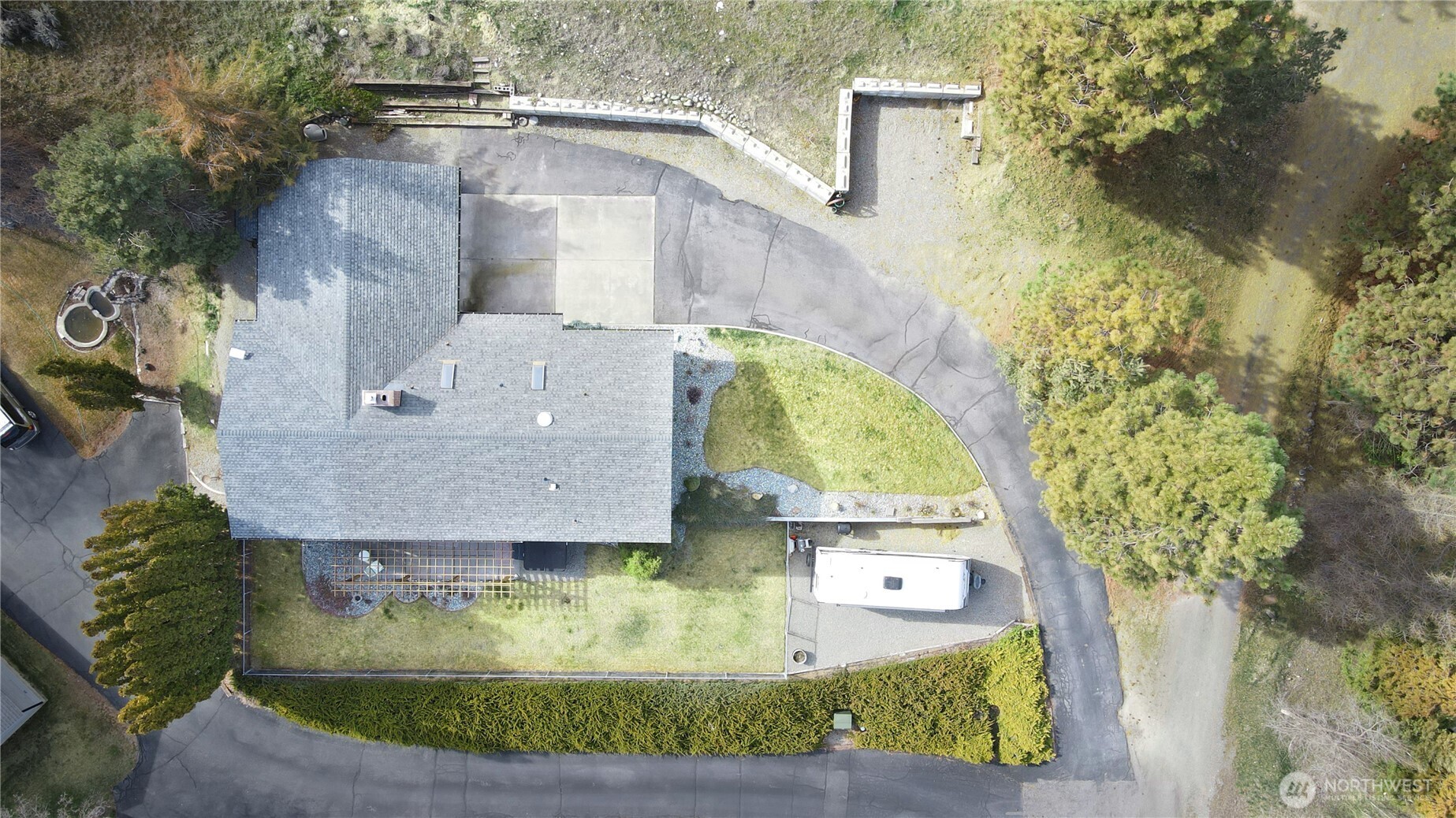 190 Hennepin Property Photo 4