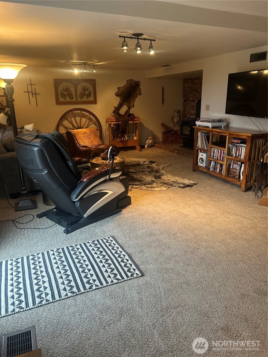 190 Hennepin Property Photo 30