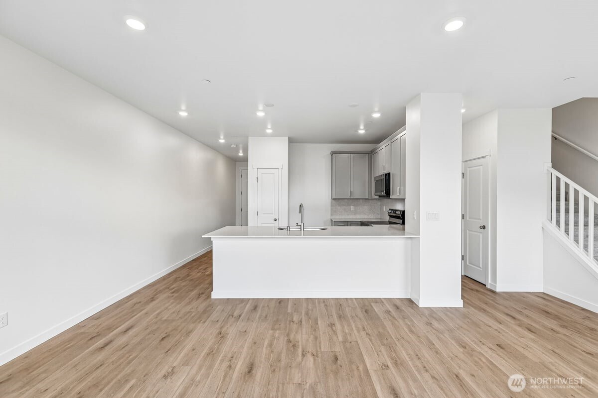 8538 42nd Place Es73 Property Photo 13
