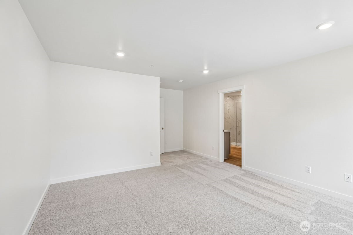 8538 42nd Place Es73 Property Photo 18