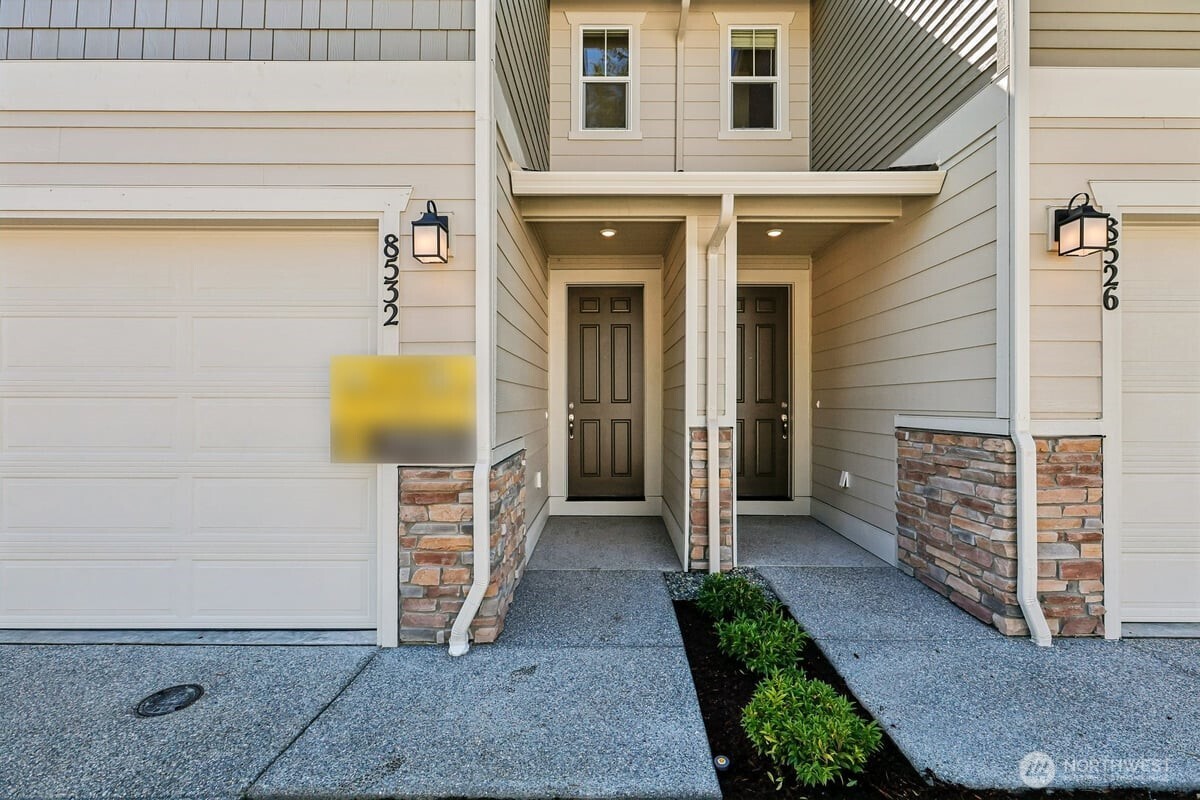 8532 42nd Place Es74 Property Photo 2